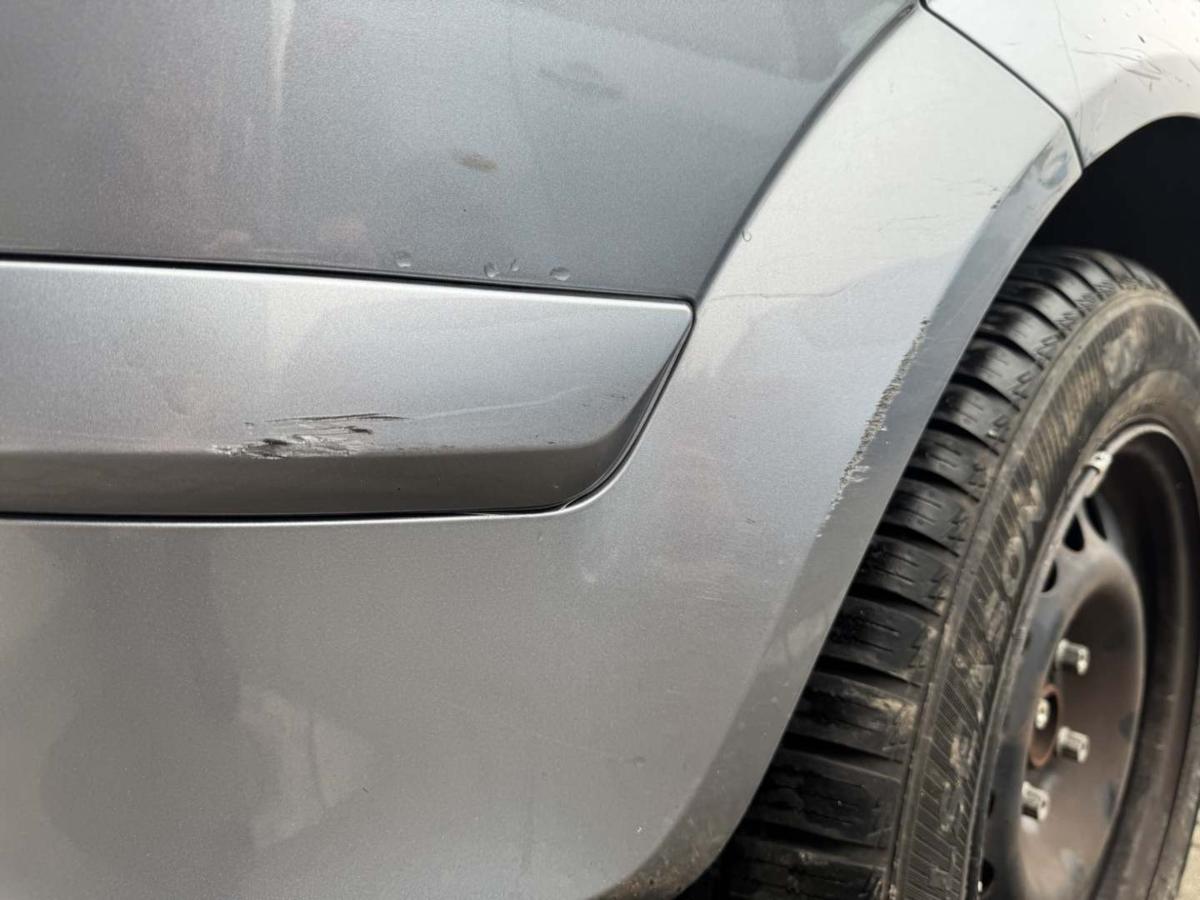 Opel Astra H original Sto&szlig;stange Stossf&auml;nger hinten Z163 Lichtsilber Flie&szlig;heck Facelifzt Bj.2009